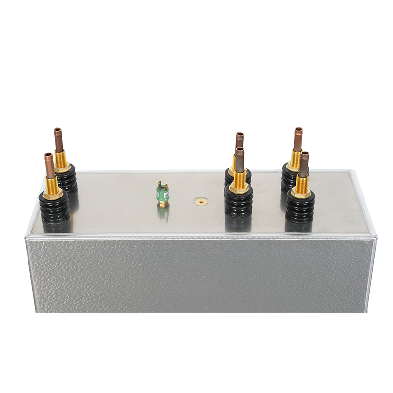 Analiza elektromagnetyczna geometrii szyn zbiorczych w metalizowanych kondensatorach grzewczych RFM 3300 V 7350 KVar 1500 Hz